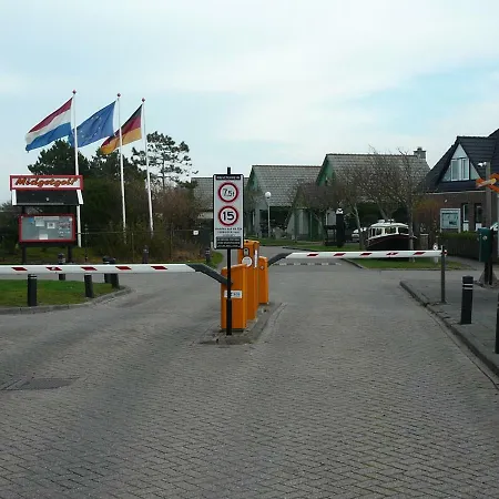 Strandslag Zanddijk 229 Aan Zee * Julianadorp